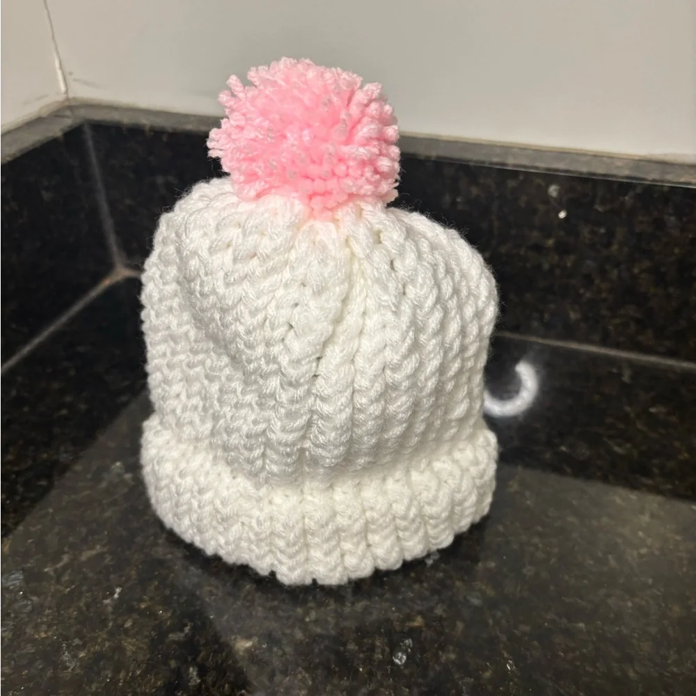 NWOT Newborn White Knit Beanie with Pink Pom Pom